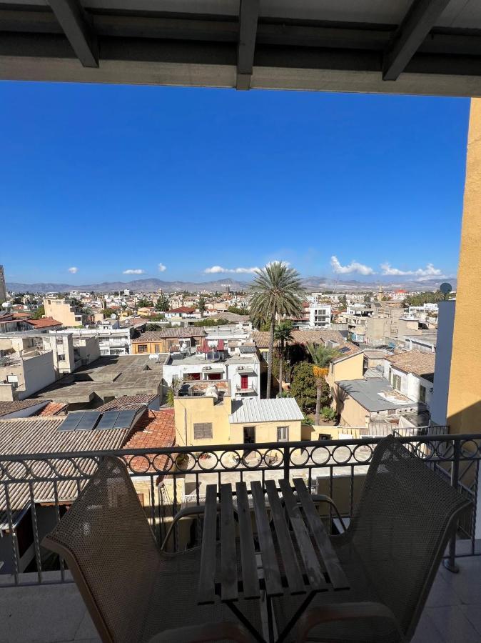 Apartment Centre Sky Views *